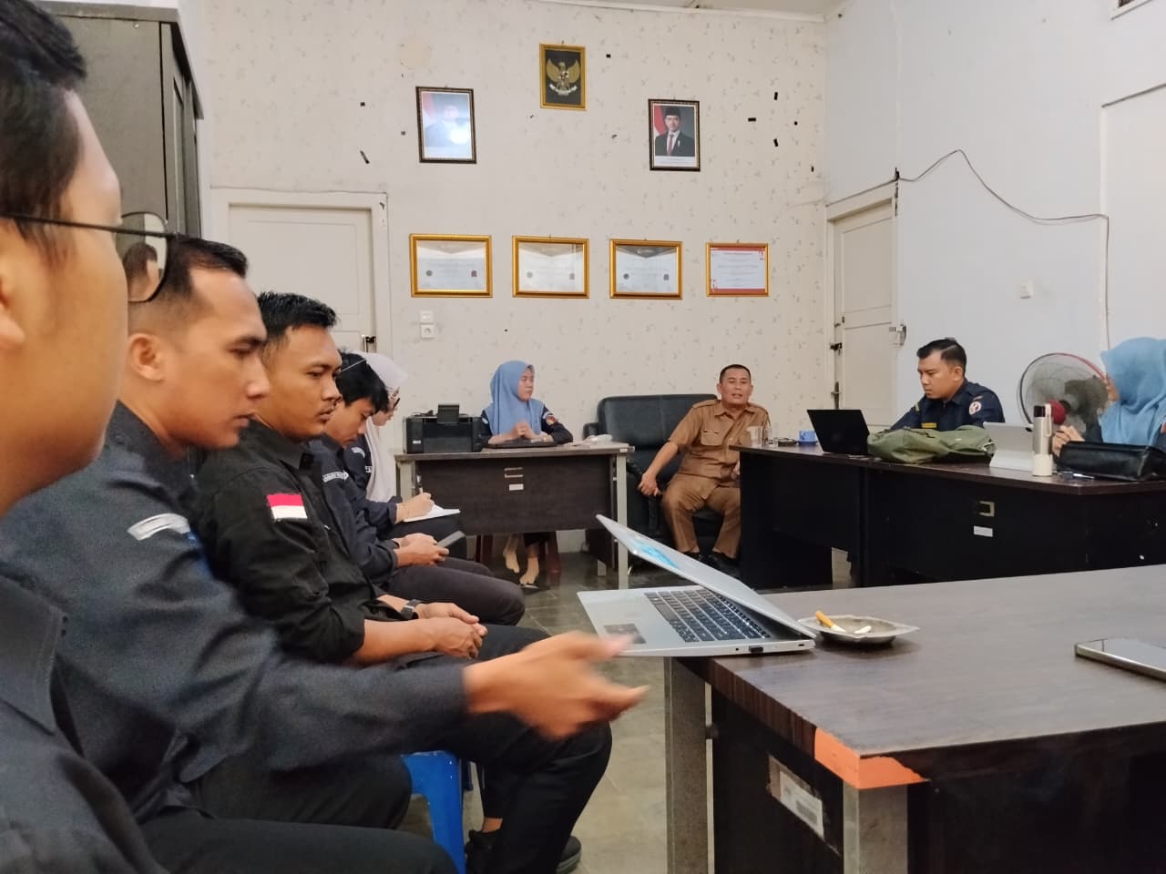 Rapat internal 4 mei 2026